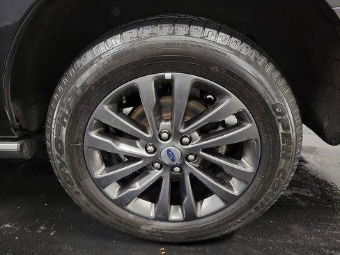 Used 2021 Ford Expedition Limited image 10