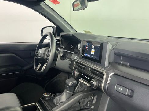 Used 2025 Toyota 4Runner SR5 image 33