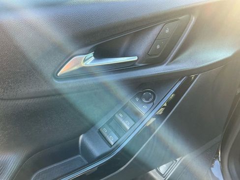 Used 2026 Chevrolet Equinox LT w/ Convenience Package II image 16