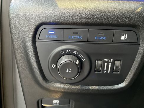 Used 2023 Jeep Grand Cherokee Overland w/ Advanced Protech Group III image 21