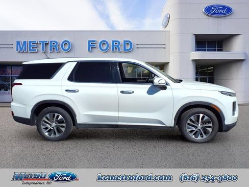 Used 2022 Hyundai Palisade SEL w/ Cargo Package FWD image 2