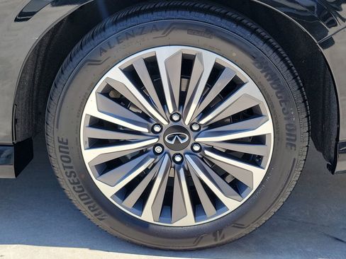 Used 2025 INFINITI QX80 Sensory AWD/4WD image 11