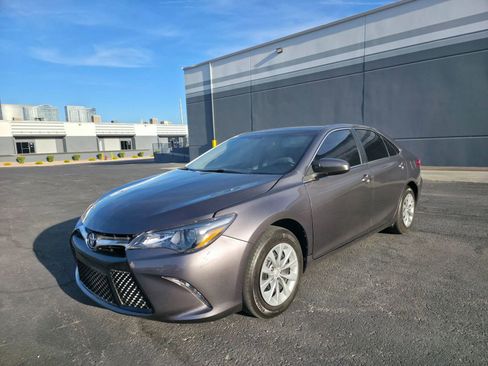 Used 2016 Toyota Camry LE FWD image 1