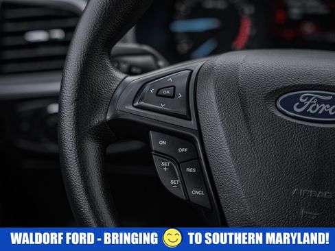 Used 2019 Ford Edge SE image 25