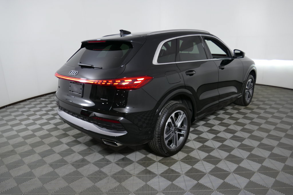 Certified 2025 Audi Q5 Premium w/ Convenience Package AWD/4WD image 4