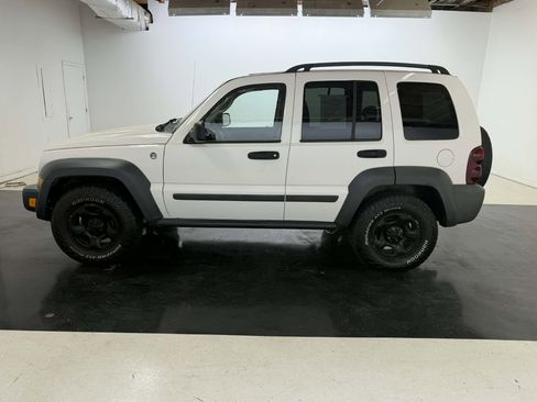 Used 2006 Jeep Liberty Sport AWD/4WD image 4