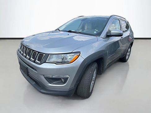 Used 2020 Jeep Compass Latitude w/ Popular Equipment Group AWD/4WD image 5