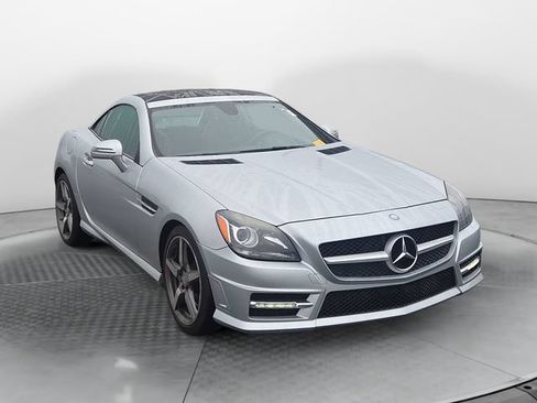 Used 2015 Mercedes-Benz SLK 250 w/ Premium Package image 7