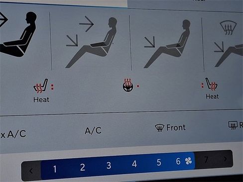 Used 2025 Chrysler Pacifica Select image 25