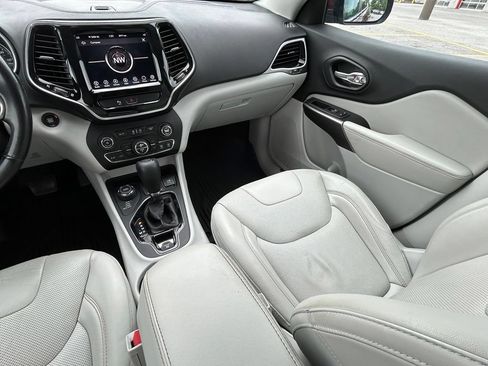Used 2019 Jeep Cherokee Limited AWD/4WD image 12