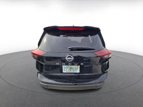 Used 2025 Nissan Rogue SV FWD image 17
