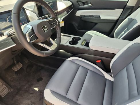 New 2026 Honda Prologue Touring image 2