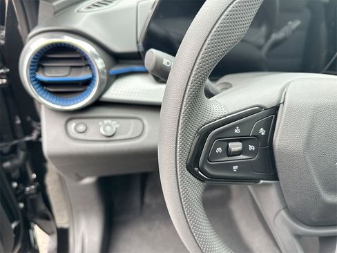 New 2026 Chevrolet Trax LT w/ Sunroof Package image 17