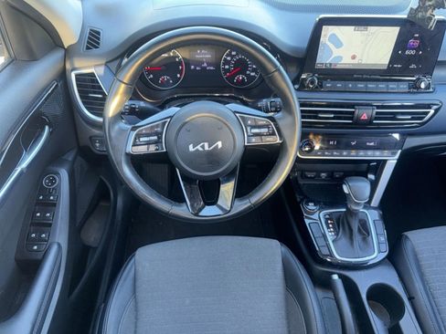 Certified 2023 Kia Seltos S w/ Navigation Package image 13