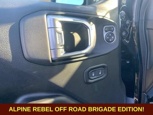 Used 2023 Jeep Gladiator Sport AWD/4WD image 37