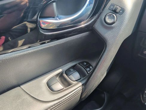 Used 2021 Nissan Rogue Sport SV FWD image 26