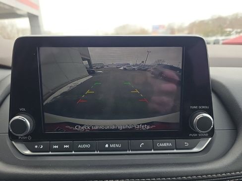 Used 2023 Nissan Rogue SV image 22