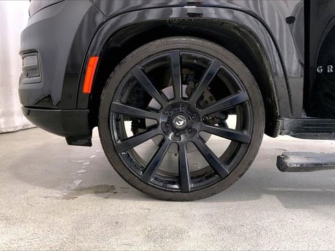 Used 2023 Jeep Grand Wagoneer Series II image 6