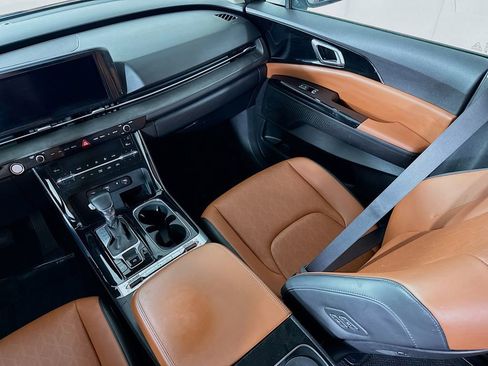 Used 2022 Kia Carnival SX image 26