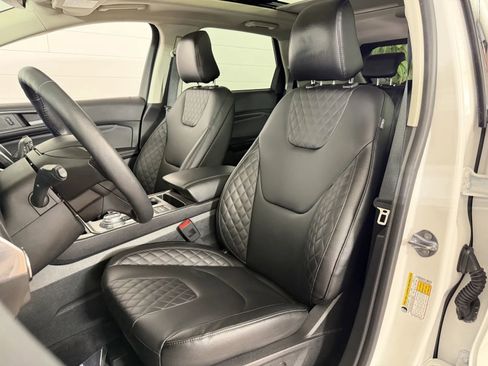 Used 2024 Ford Edge Titanium AWD/4WD image 13