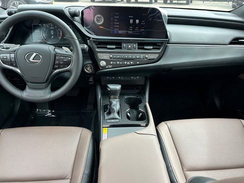 Used 2025 Lexus ES 350 w/ Premium Package FWD image 16