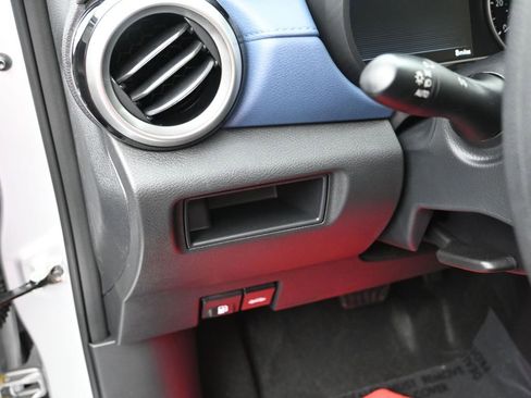 New 2025 Nissan Versa SV w/ Trunk Package FWD image 5