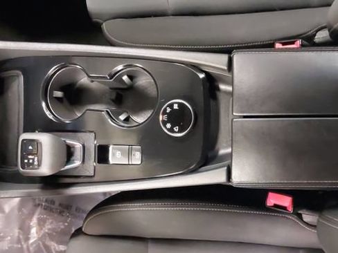 Used 2023 Nissan Rogue S AWD/4WD image 24