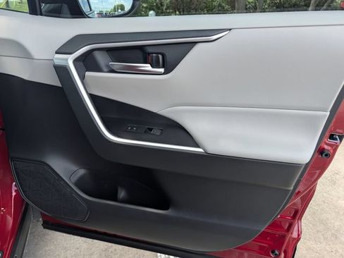 Used 2025 Toyota RAV4 XLE Premium FWD image 35