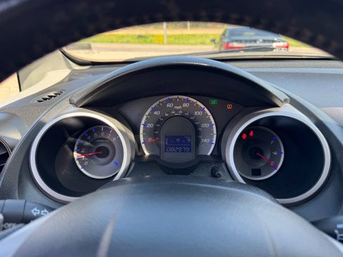 Used 2011 Honda Fit Sport image 16