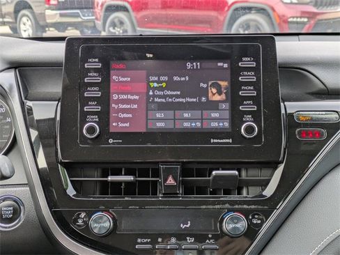 Used 2024 Toyota Camry SE image 17