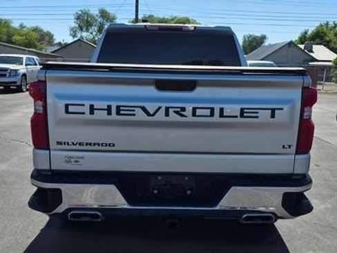 Used 2022 Chevrolet Silverado 1500 LT AWD/4WD image 5