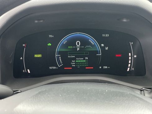 Used 2025 Toyota Camry LE image 7