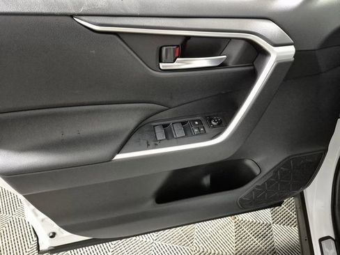 New 2025 Toyota RAV4 SE image 13