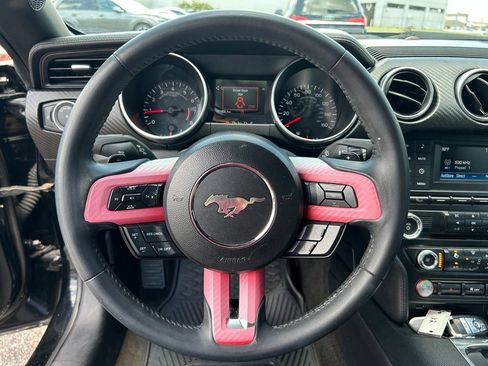 Used 2018 Ford Mustang Coupe RWD image 21