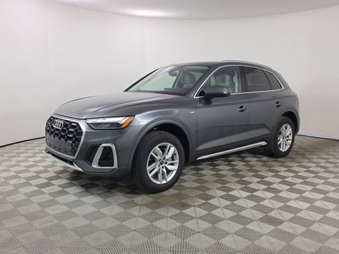 Certified 2023 Audi Q5 2.0T Premium w/ Convenience Package AWD/4WD image 3