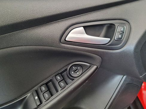 Used 2017 Ford Focus SE FWD image 27