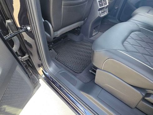 Used 2025 Volkswagen Atlas SEL Premium R-Line image 20