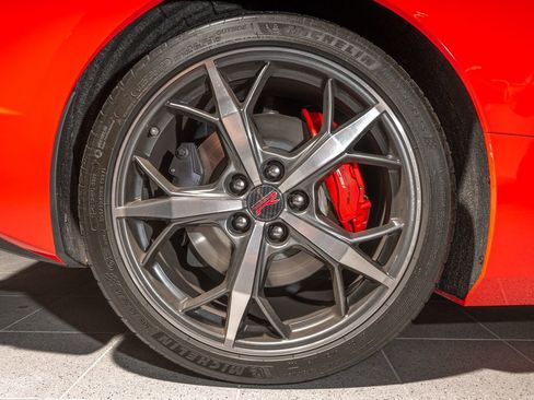 Used 2022 Chevrolet Corvette Stingray Premium Conv w/ Z51 Performance Package RWD image 31