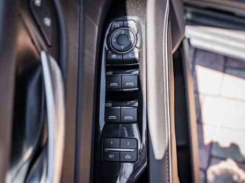Used 2024 Cadillac Escalade V AWD/4WD image 19