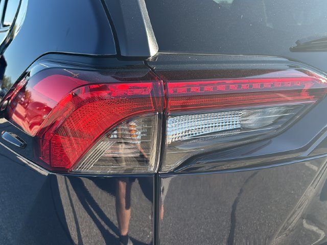 Used 2025 Toyota RAV4 XLE w/ Convenience Package FWD image 28