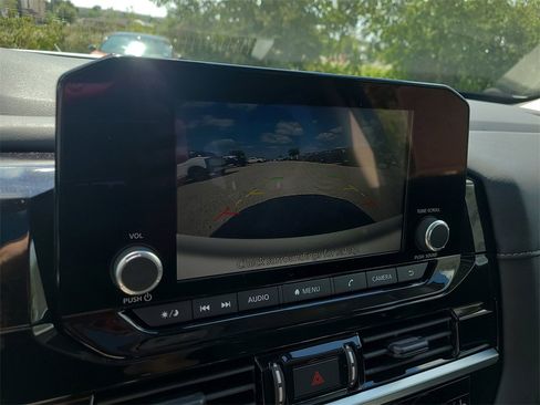 New 2025 Nissan Pathfinder SV w/ SV Premium Package image 17