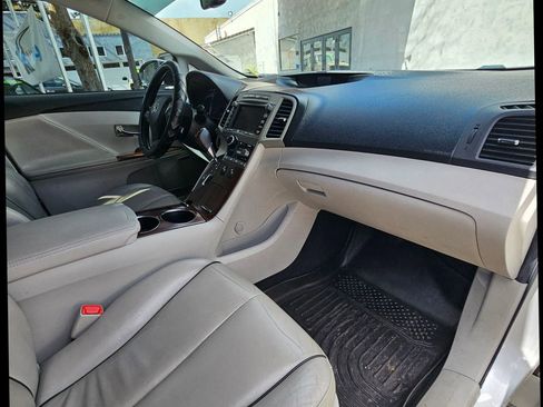 Used 2011 Toyota Venza w/ Premium Pkg #2 image 22