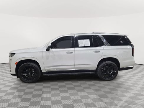 Used 2022 Cadillac Escalade Luxury AWD/4WD image 4