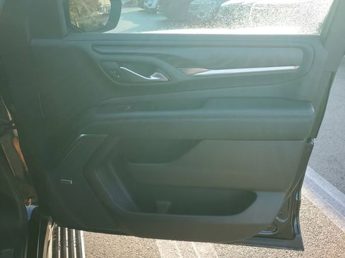 Used 2022 GMC Yukon Denali w/ Denali Premium Package image 13