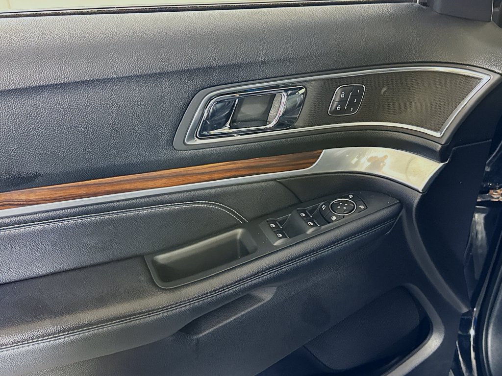 Used 2018 Ford Explorer Limited AWD/4WD image 18