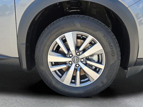 Used 2026 Nissan Pathfinder SL AWD/4WD image 26