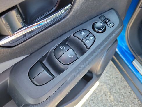 Certified 2021 Nissan Kicks SR w/ SR Premium Package FWD image 11