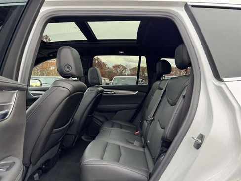 Used 2021 Cadillac XT6 Luxury image 10