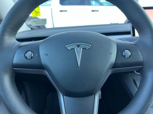Used 2023 Tesla Model 3 Performance image 22