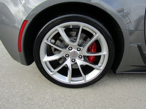 Used 2016 Chevrolet Corvette Z06 w/ 3LZ Preferred Equipment Group image 23